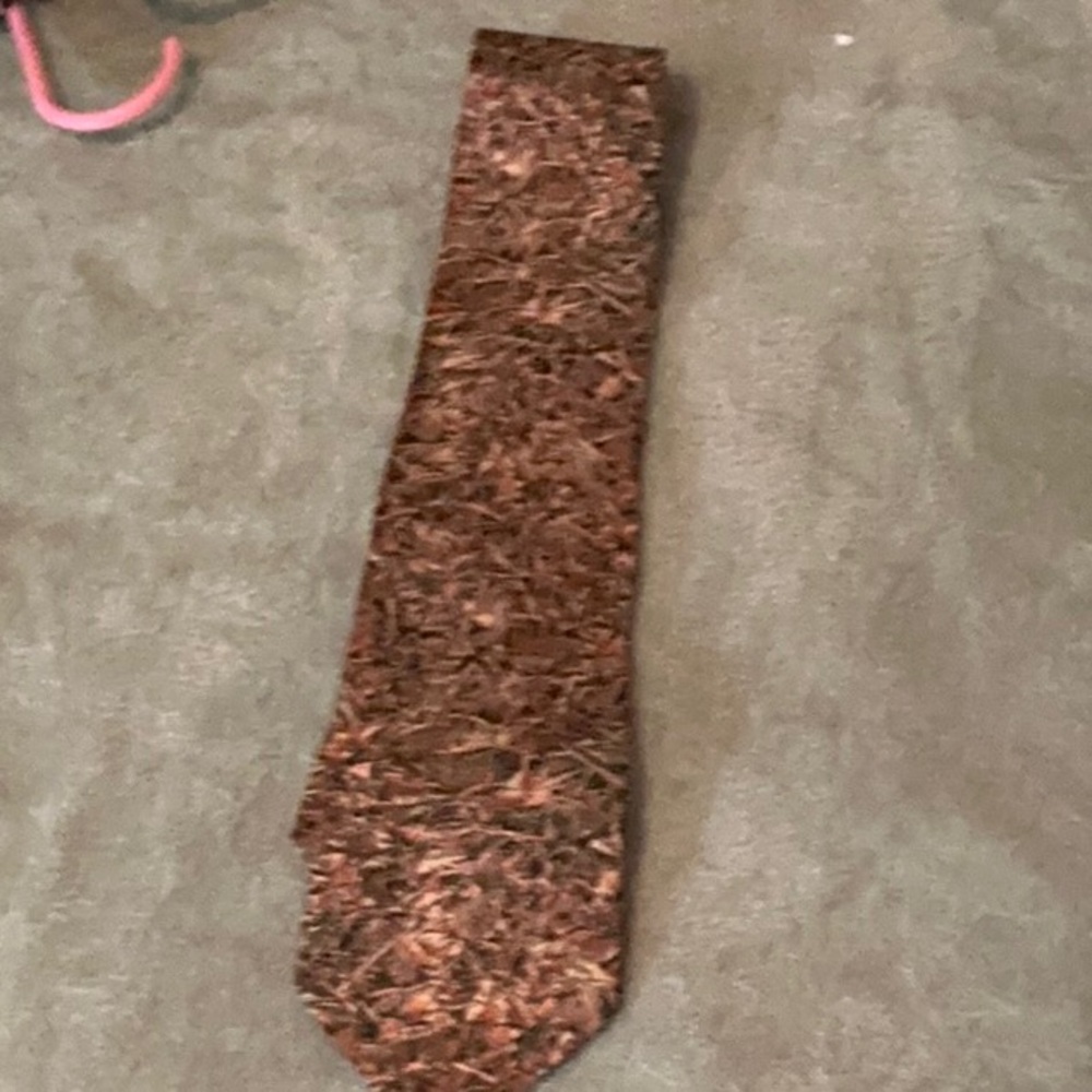 New Bachrach 100 percent silk tie.  Made in Italy. Geometric pattern